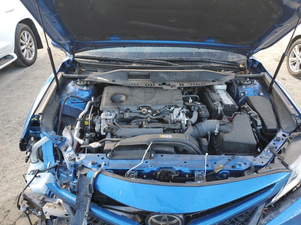 2020 Toyota Camry - Image 11
