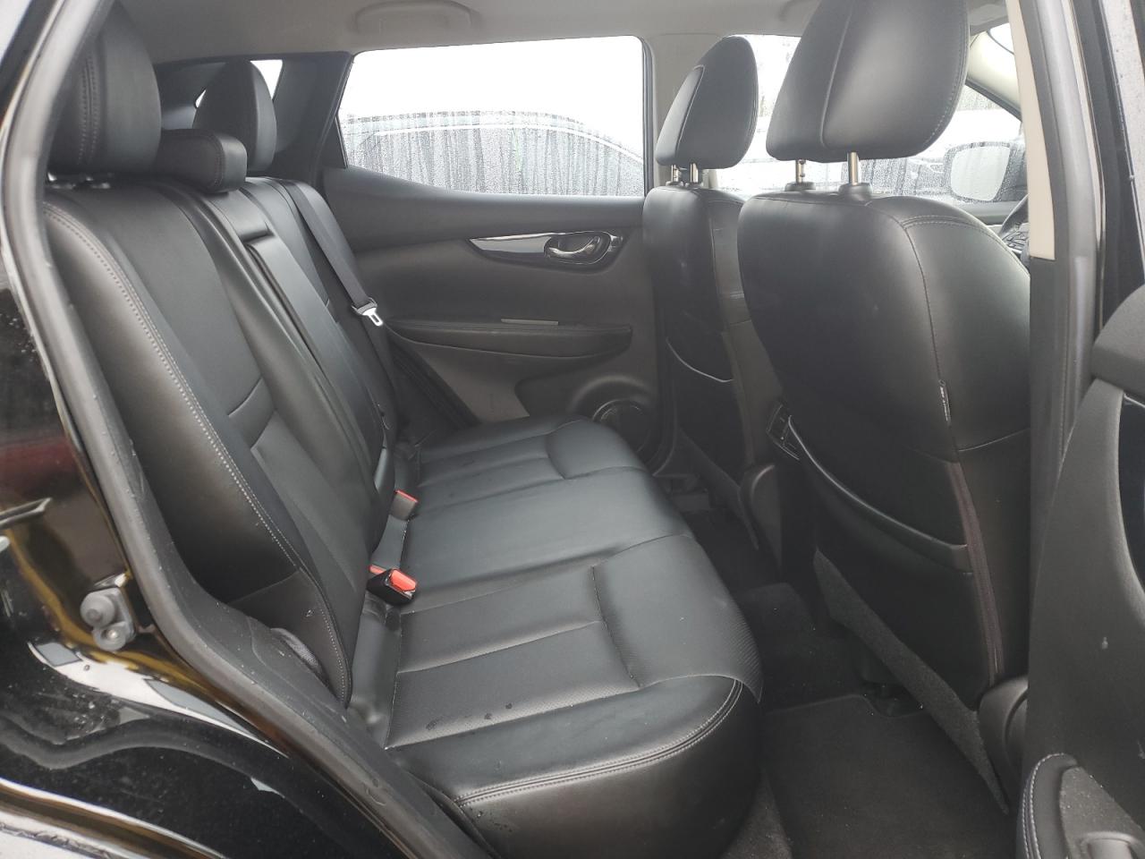 2018 Nissan Rogue - Image 11