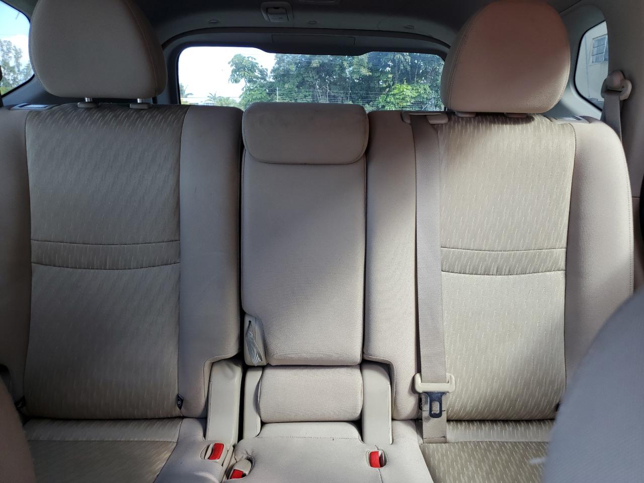 2017 Nissan Rogue - Image 10