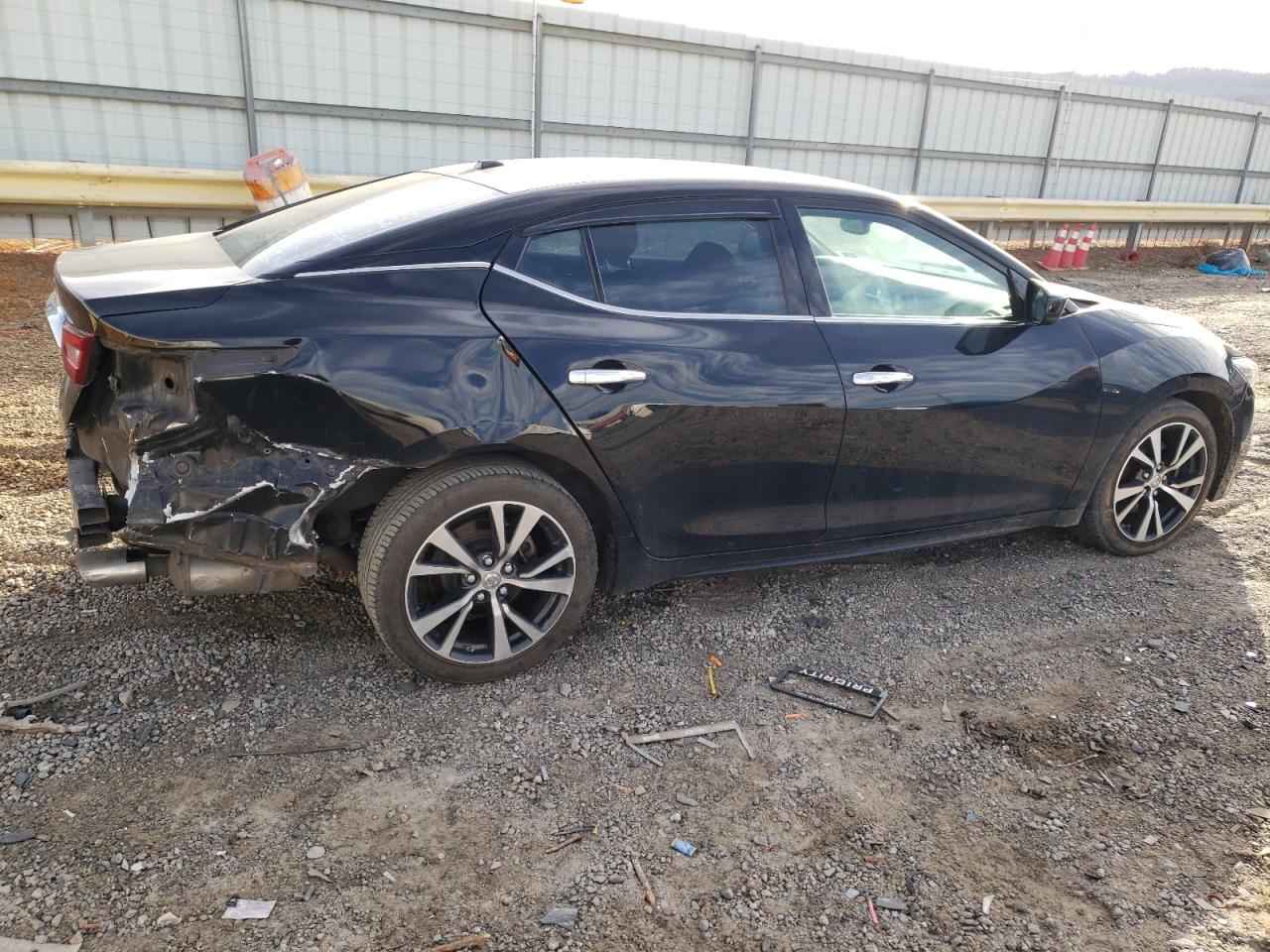 2016 Nissan Maxima - Image 3