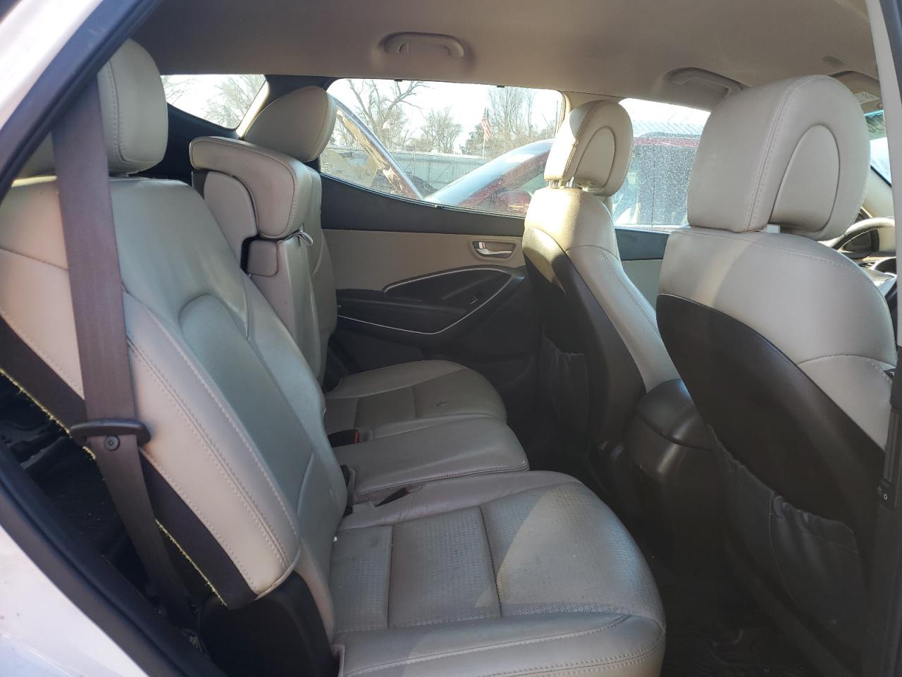 2014 Hyundai Santa Fe - Image 11