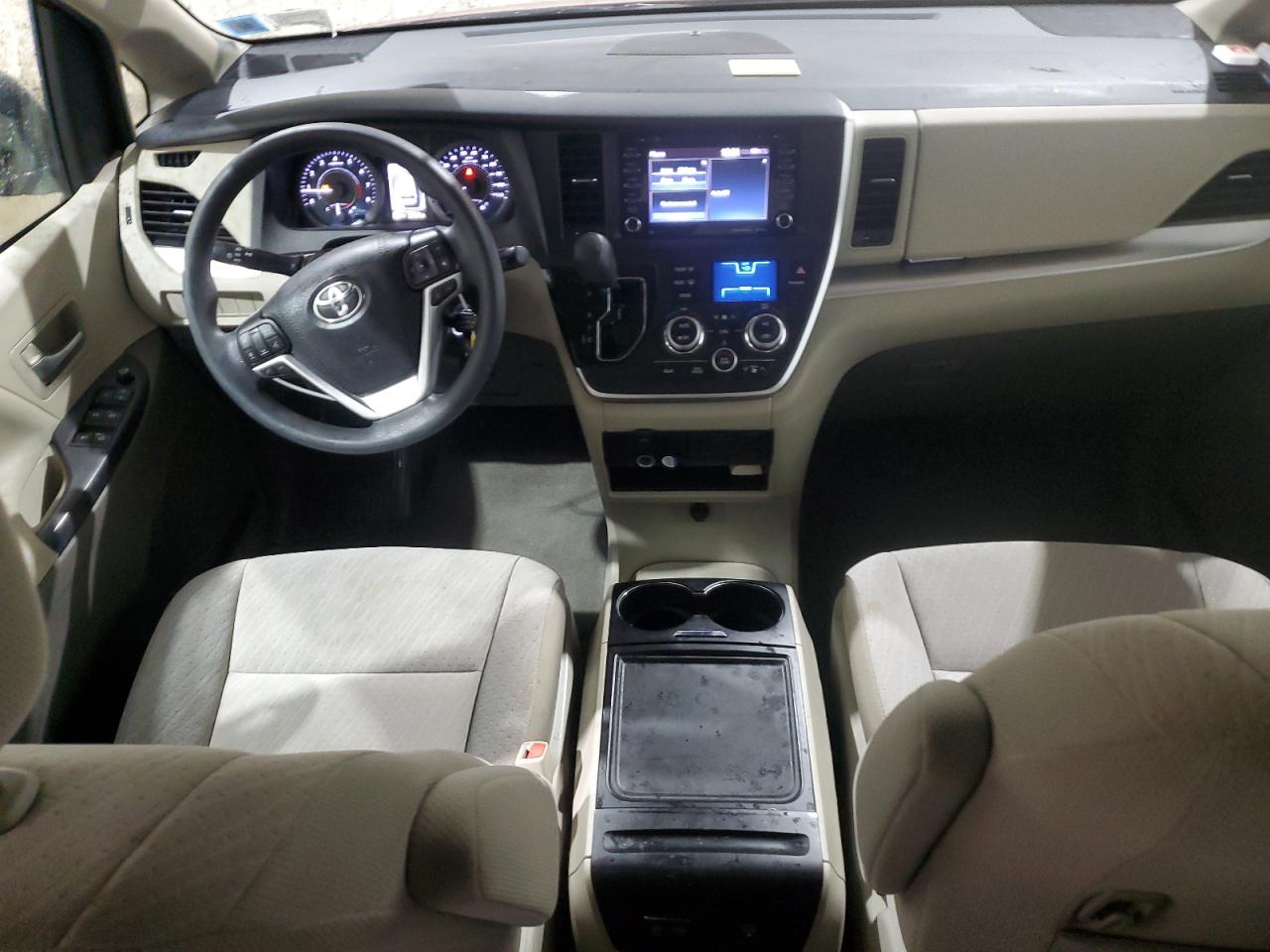 2020 Toyota Sienna - Image 8