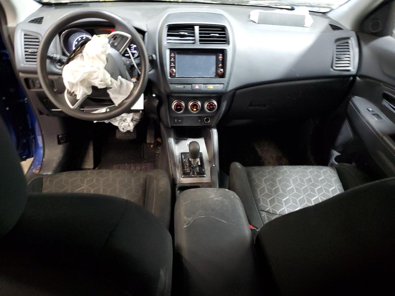 2021 Mitsubishi Outlander - Image 8