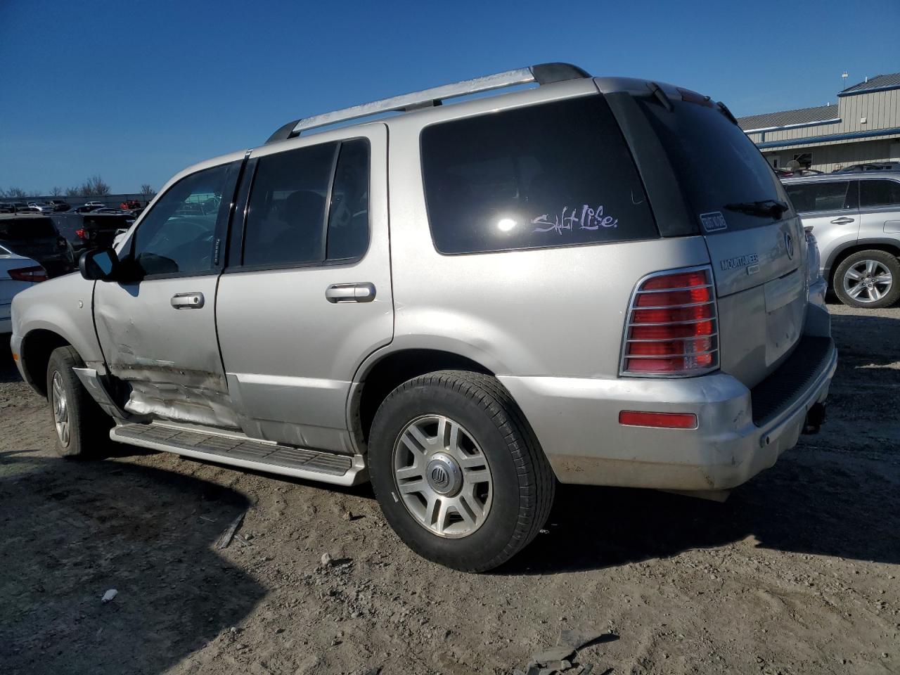 2005 Mercury Mountaineer - Image 2
