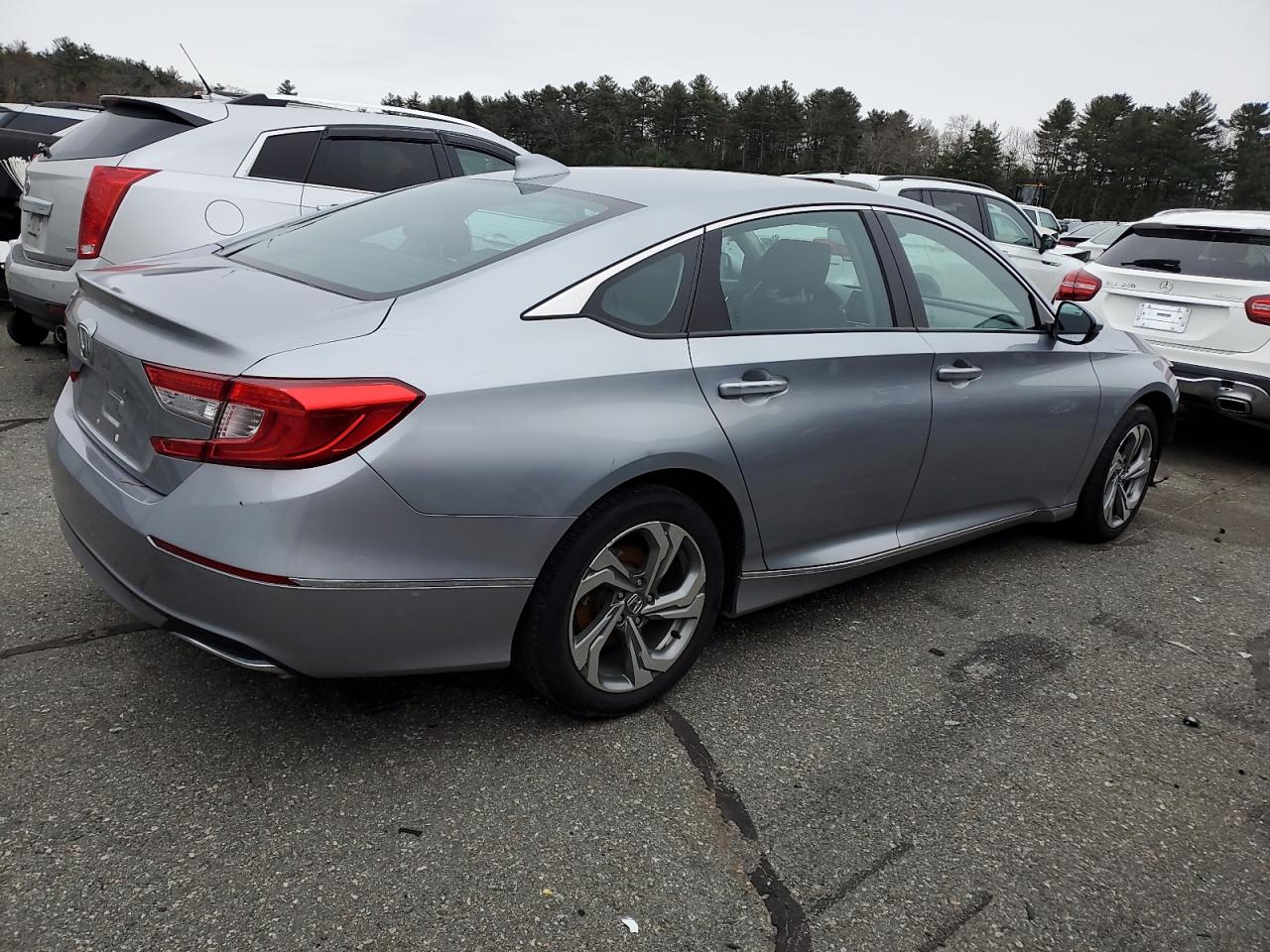 VIN 1HGCV1F50JA172114 2018 HONDA ACCORD no.3