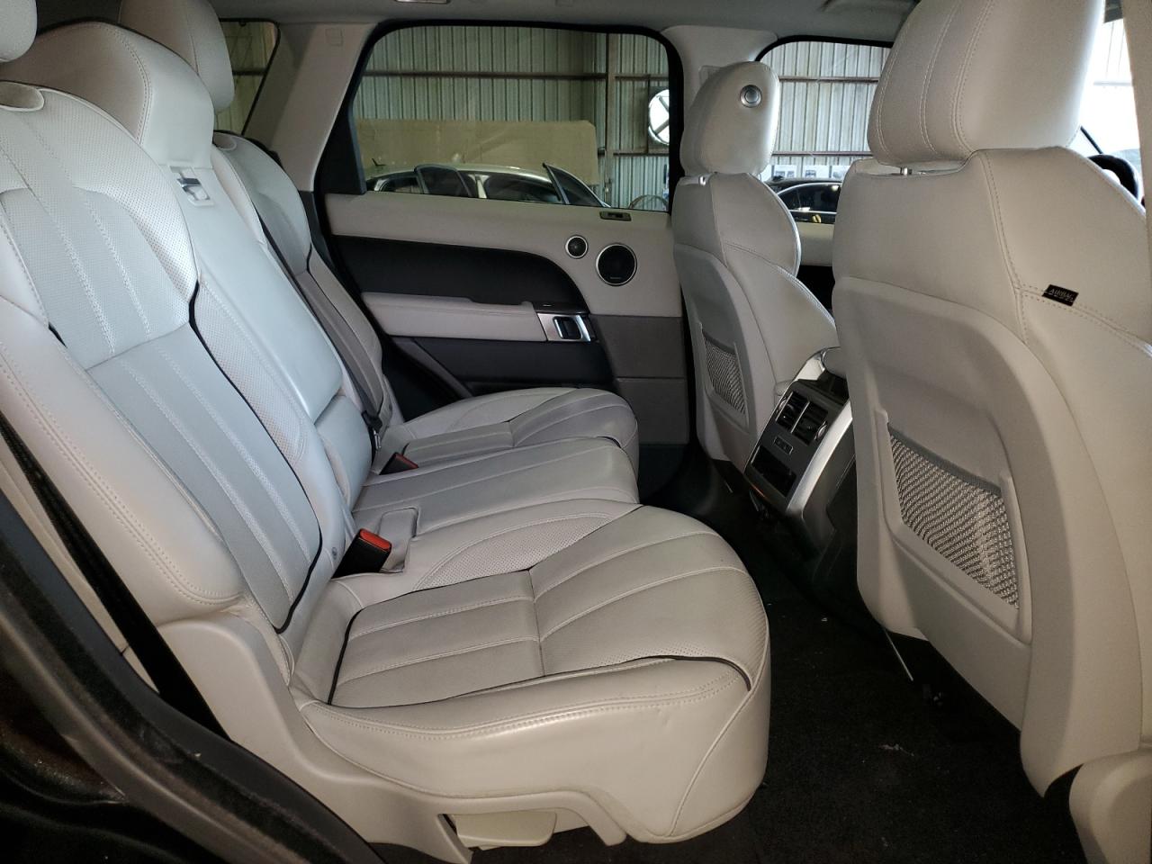 2014 Land Rover Range Rover - Image 10