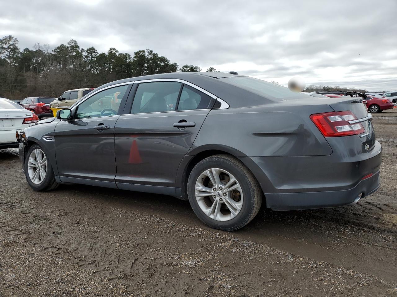 2018 Ford Taurus - Image 2