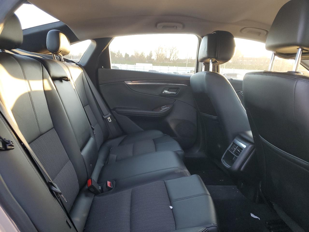 2014 Chevrolet Impala - Image 10