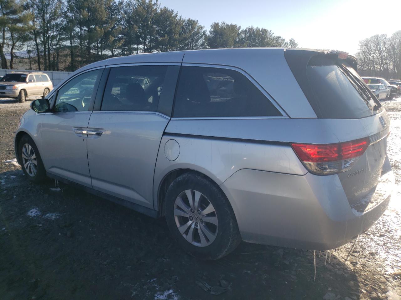 2015 Honda Odyssey - Image 2