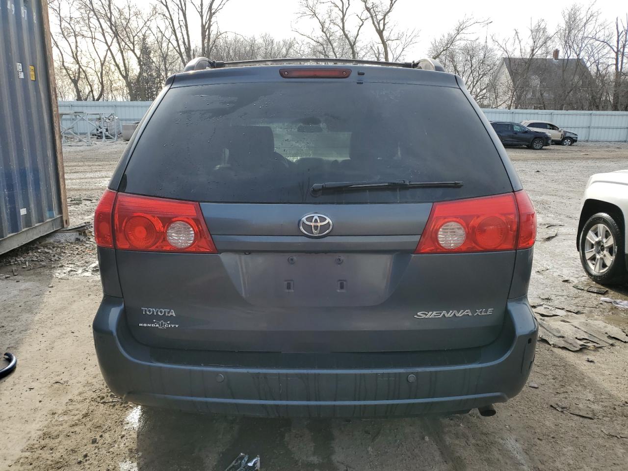 2009 Toyota Sienna - Image 6