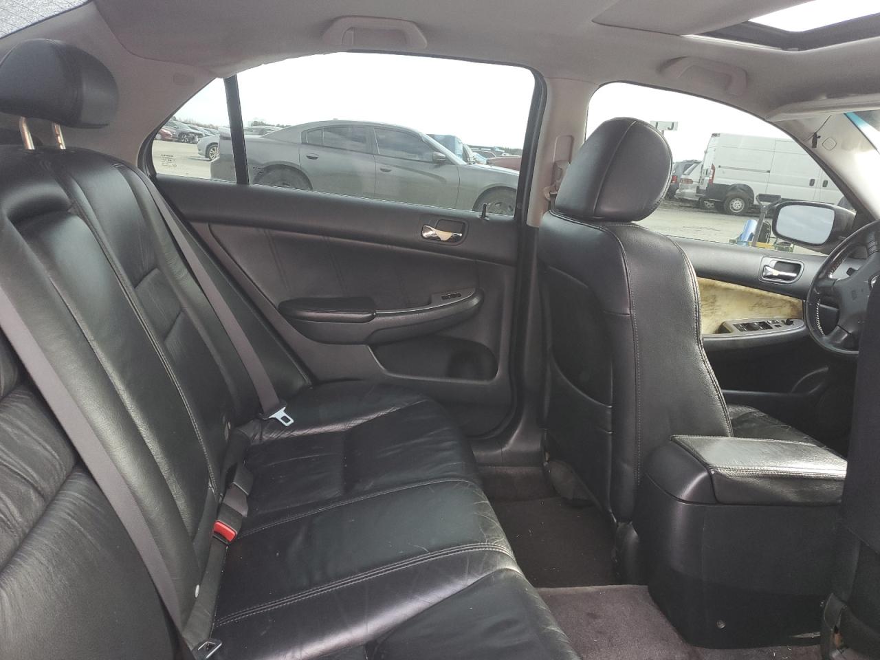 2003 Honda Accord - Image 11