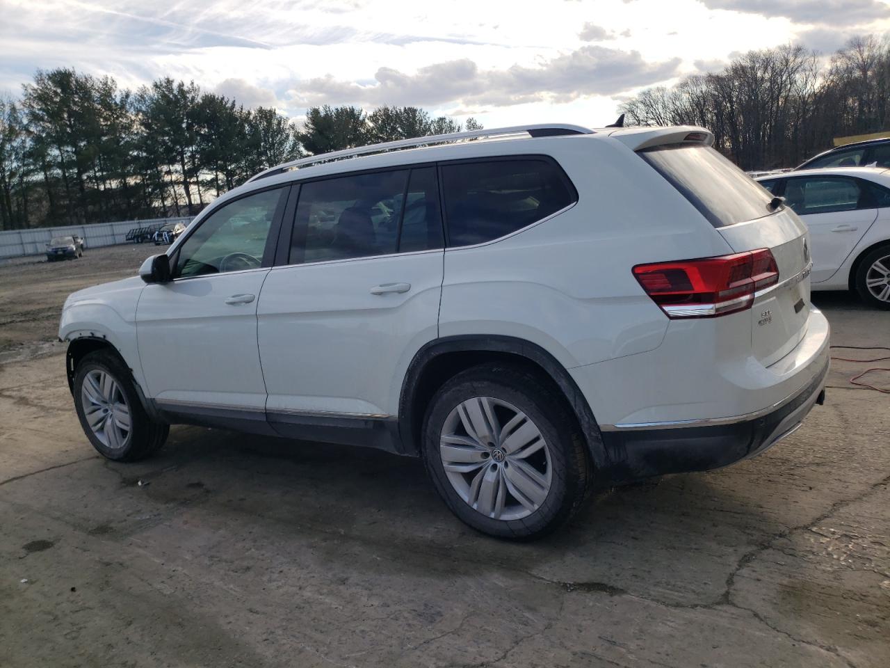 2019 Volkswagen Atlas - Image 2