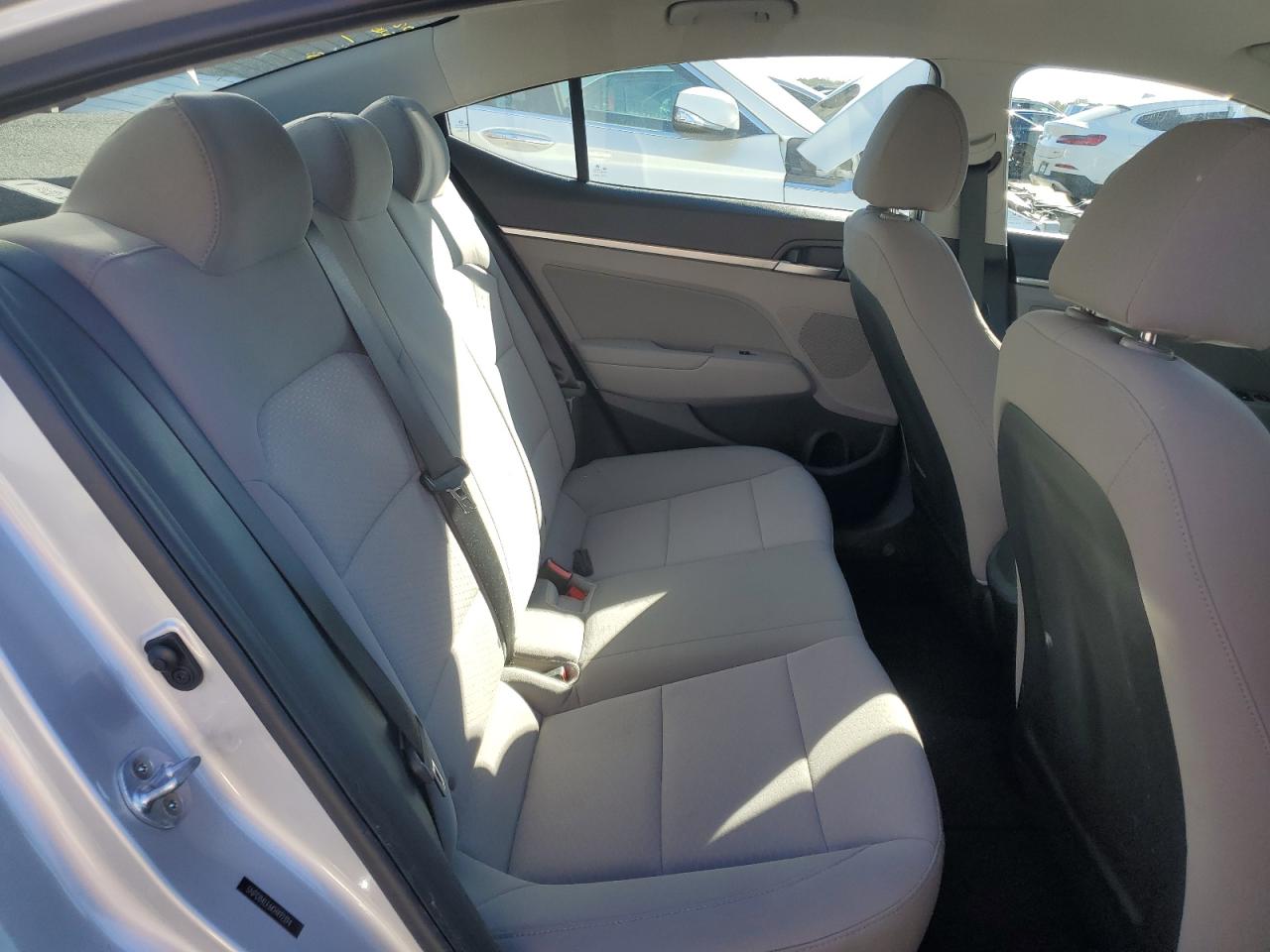 2019 Hyundai Elantra - Image 10