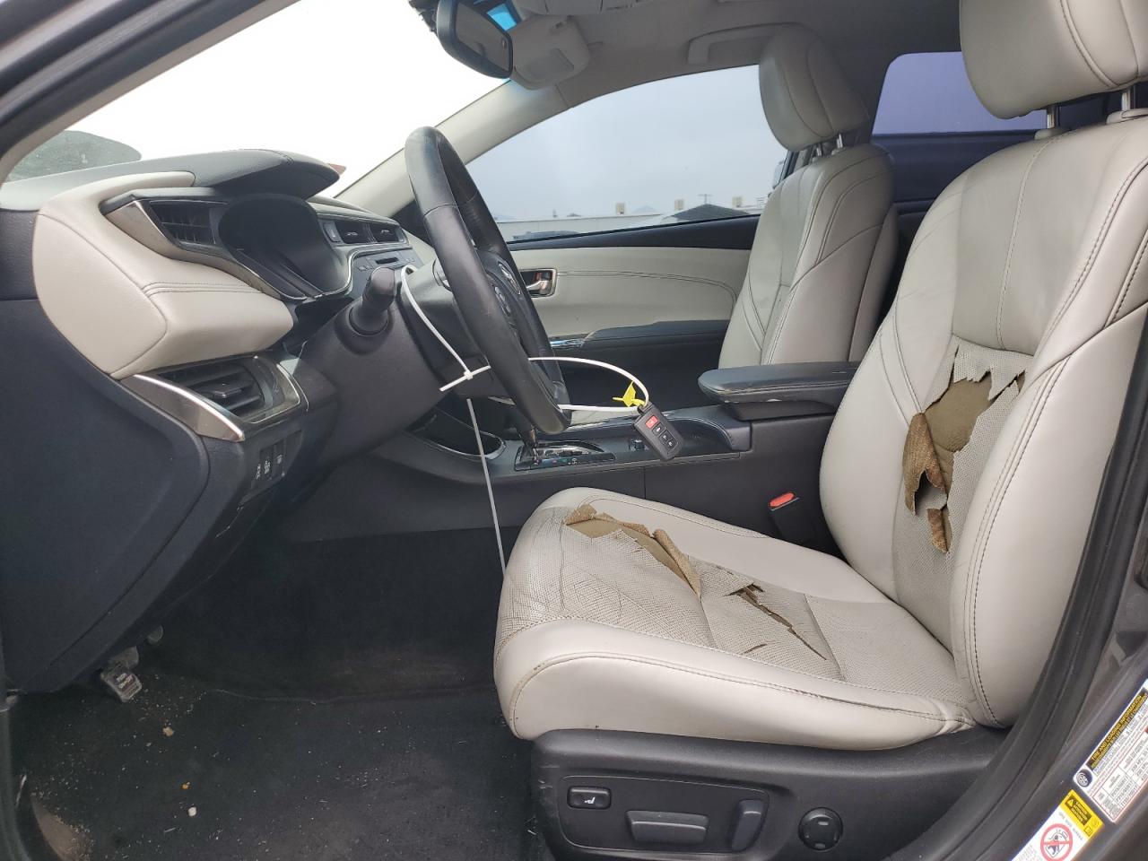 2015 Toyota Avalon - Image 7