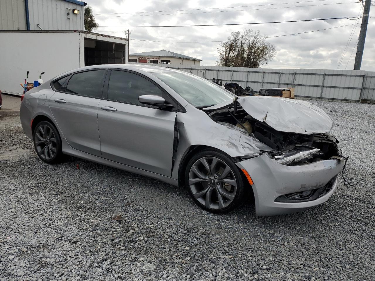 2015 Chrysler 200 - Image 4
