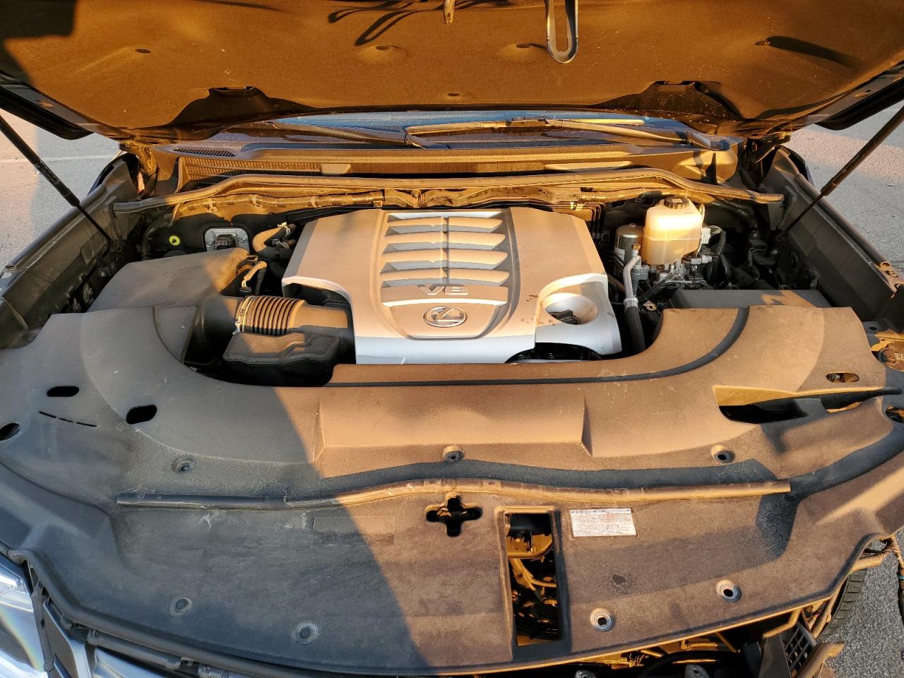 2021 Lexus LX - Image 11