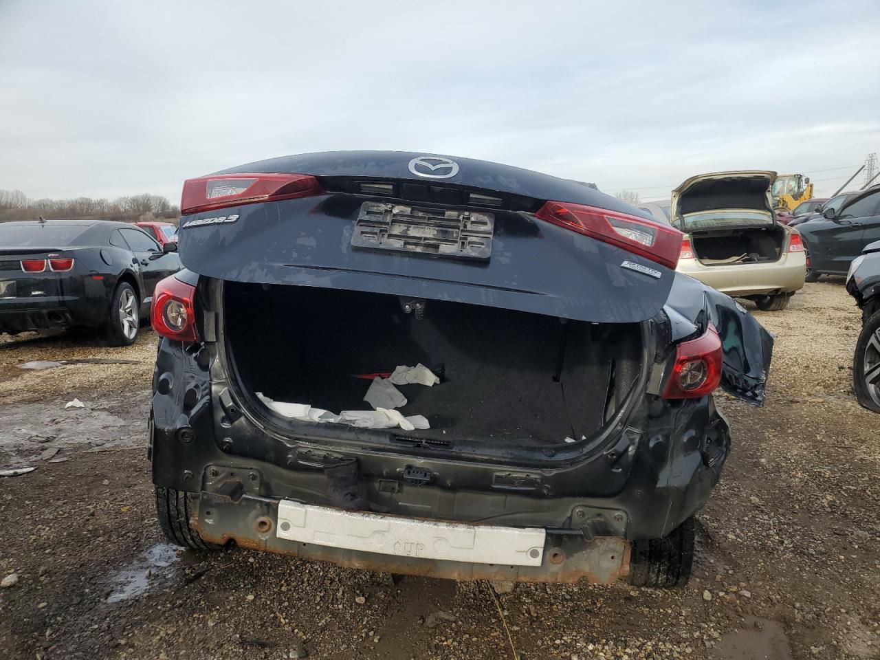 2015 Mazda 3 - Image 6