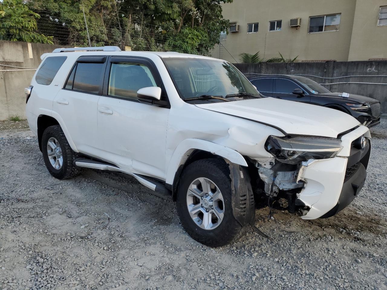 VIN JTEBU5JRXE5188121 2014 TOYOTA 4RUNNER no.4