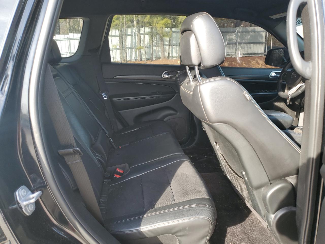 2017 Jeep Grand Cherokee - Image 11