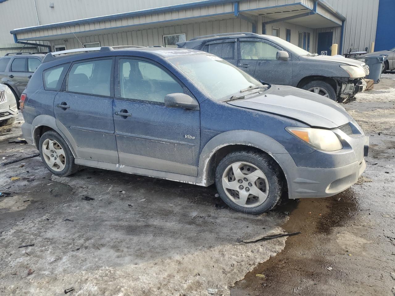 2004 Pontiac Vibe - Image 4