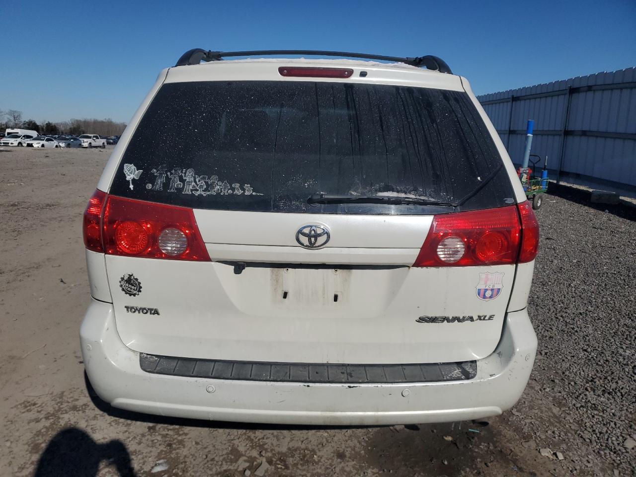 2009 Toyota Sienna - Image 6