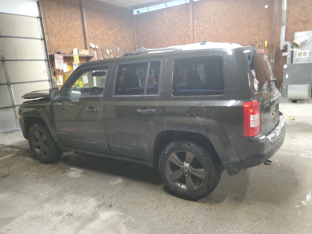 2016 Jeep Liberty (Patriot) - Image 2