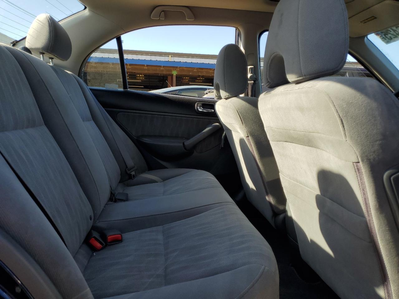 2005 Honda Civic - Image 10