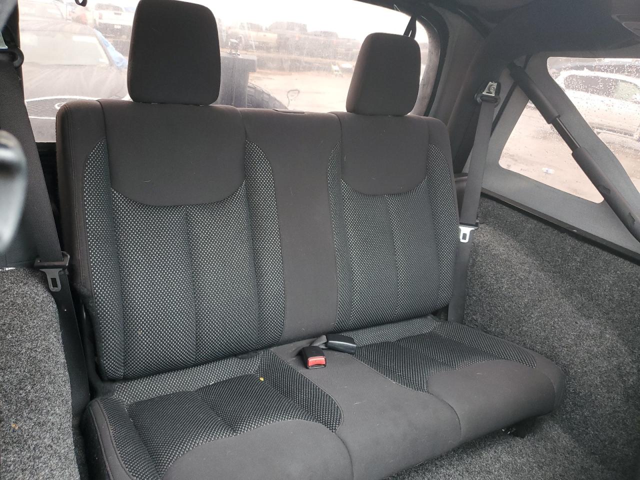 2016 Jeep Wrangler - Image 10