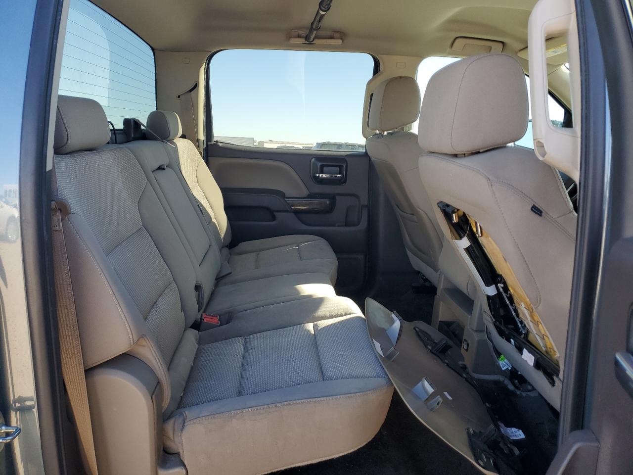 2014 Chevrolet Silverado - Image 11