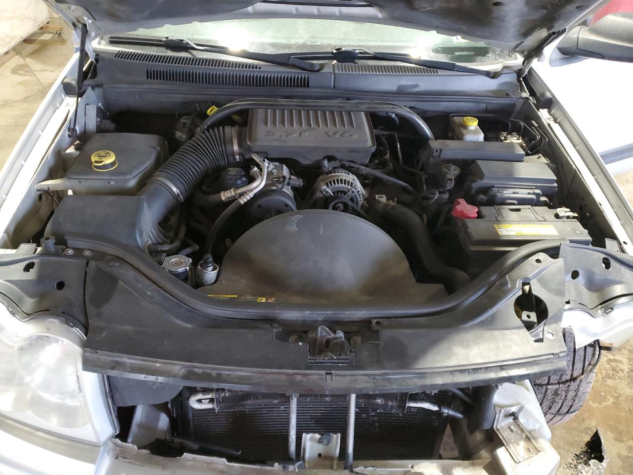 2005 Jeep Grand Cherokee - Image 12