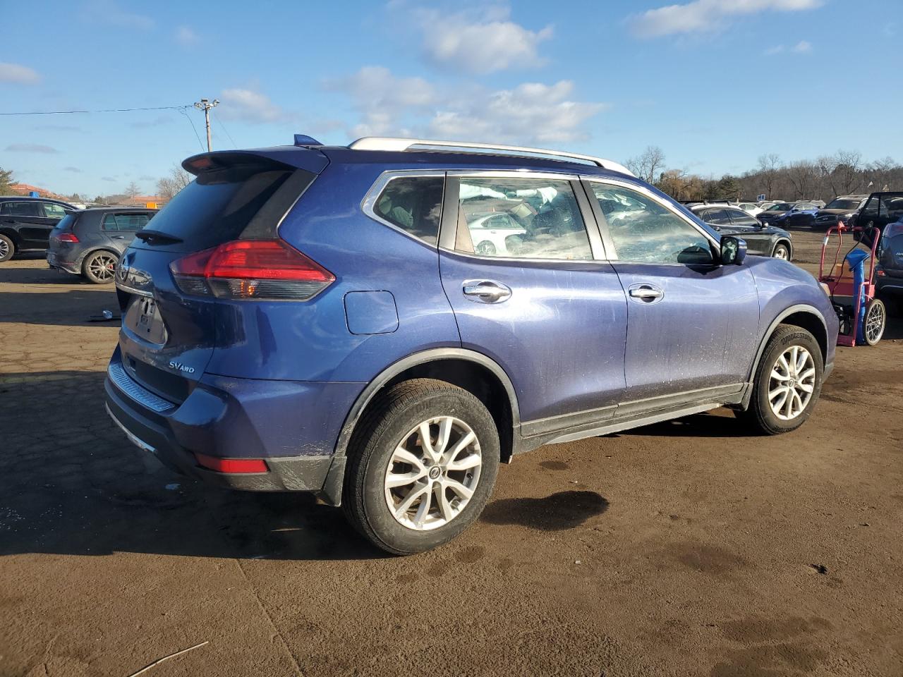 2017 Nissan Rogue - Image 3