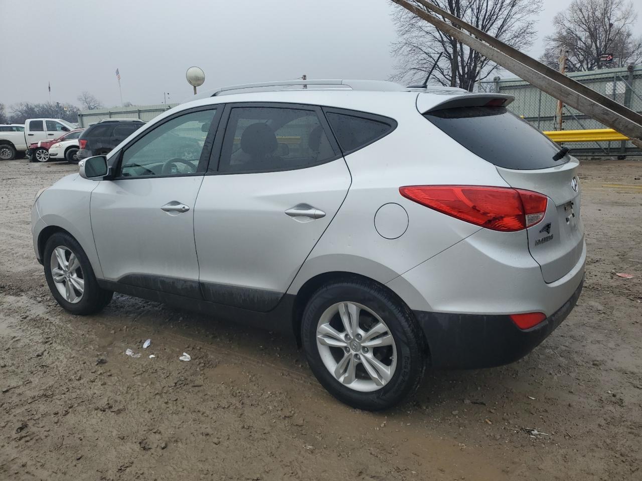 2012 Hyundai Tucson - Image 2
