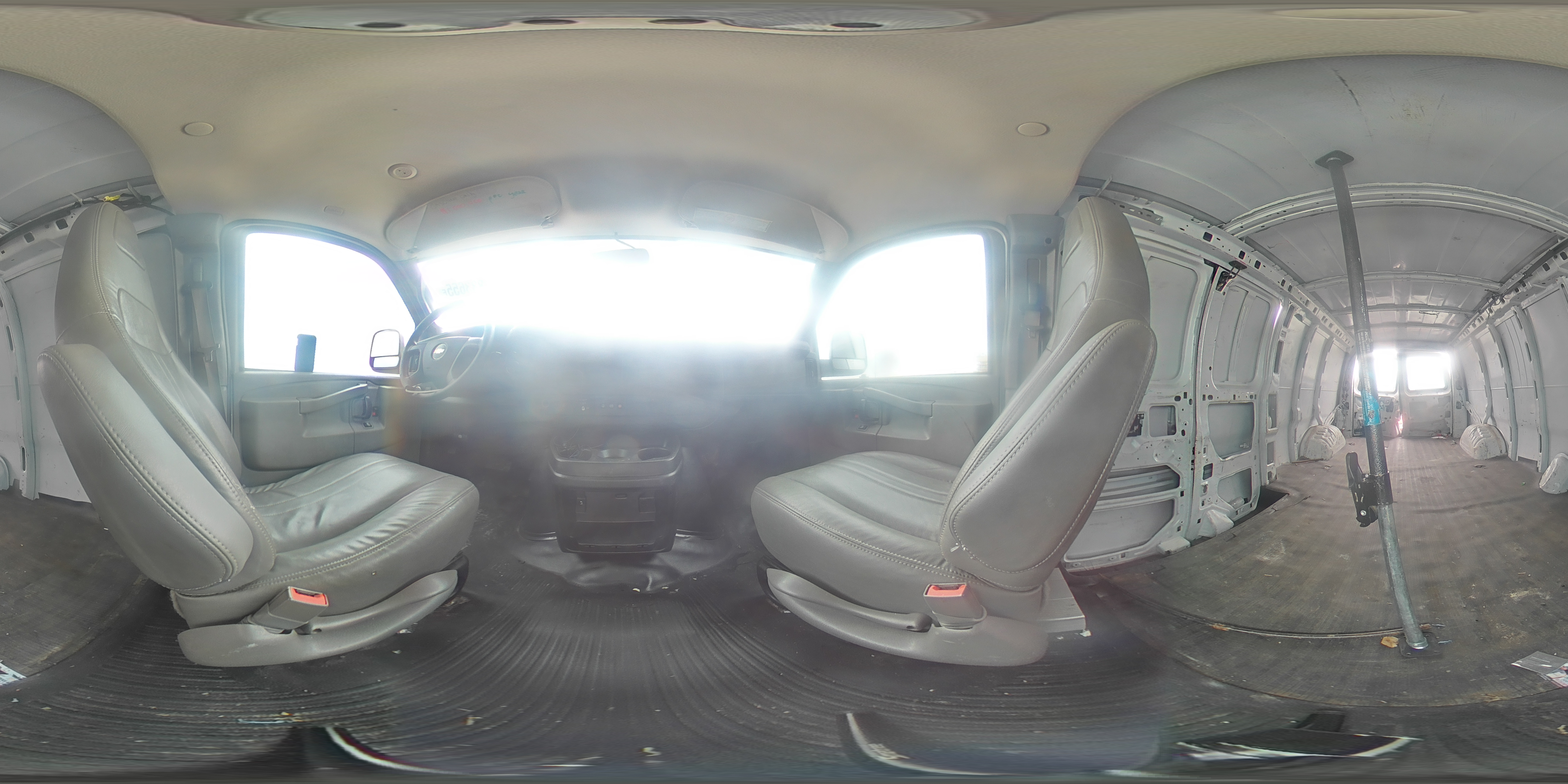 2018 Chevrolet Express - Image 14