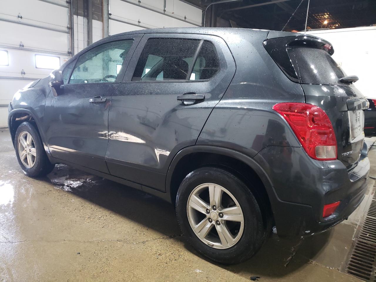 2019 Chevrolet Trax - Image 2