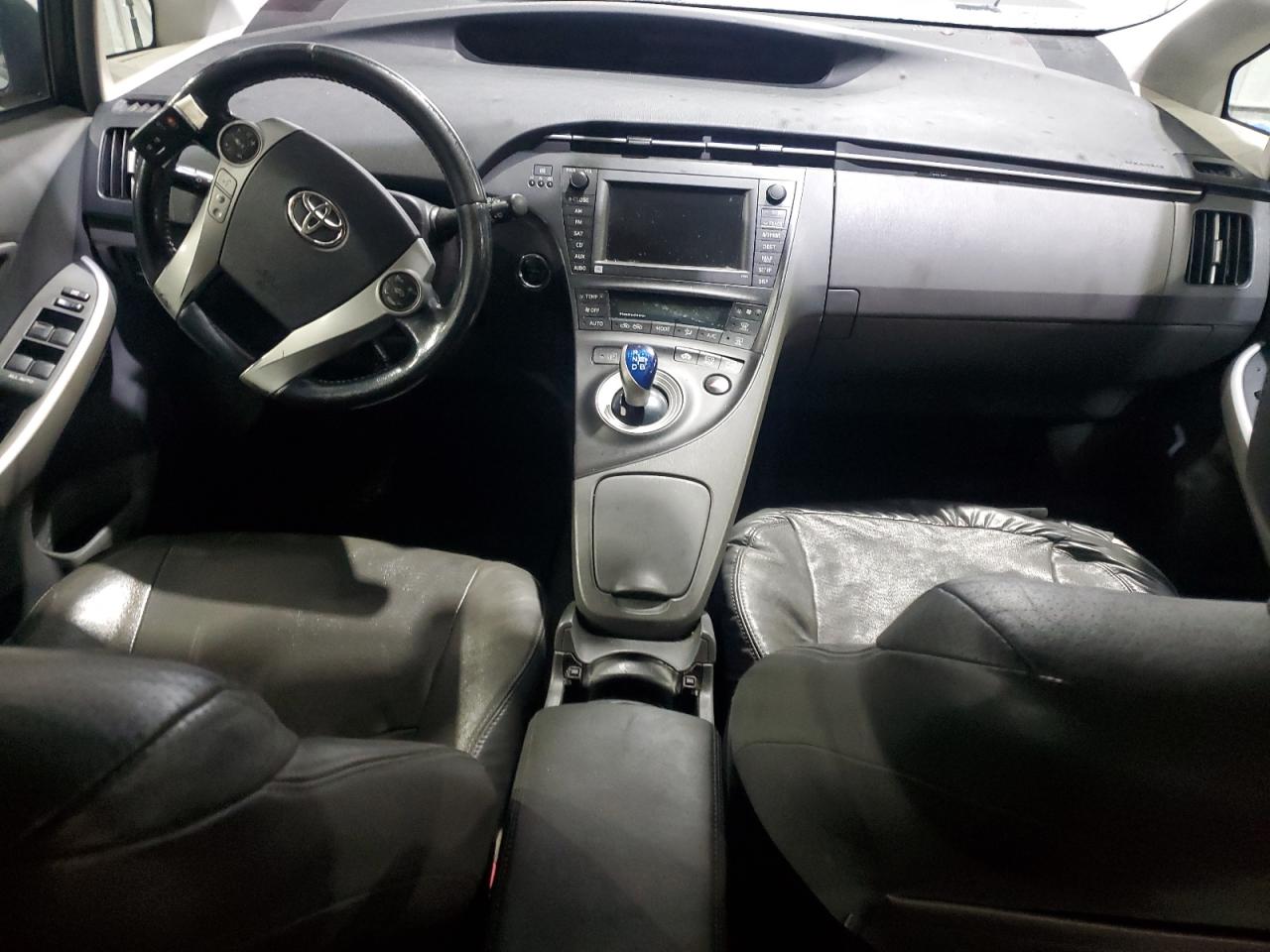 2010 Toyota Prius - Image 8