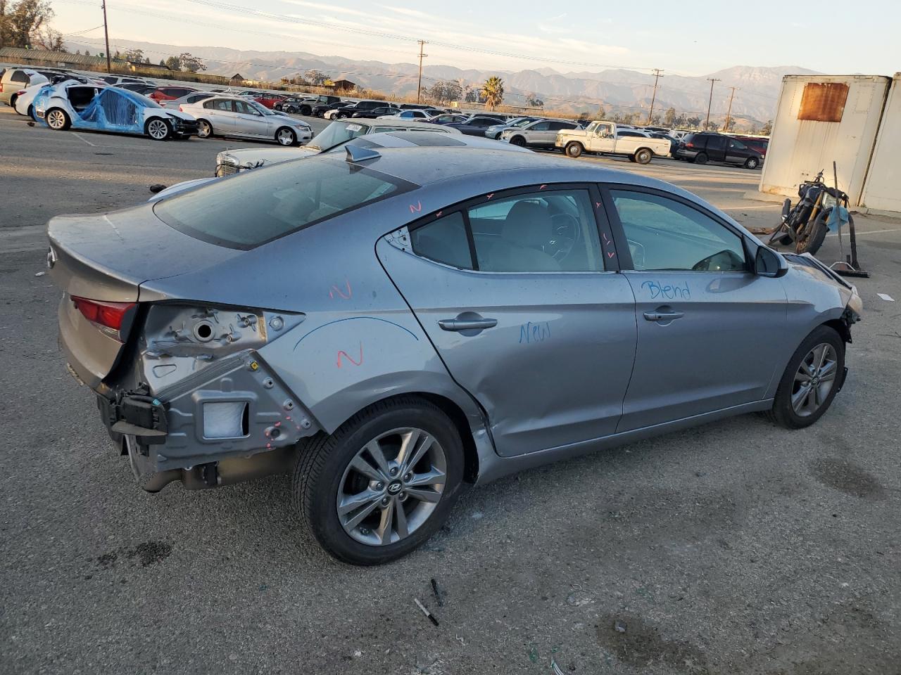 VIN 5NPD84LF6HH028255 2017 HYUNDAI ELANTRA no.3