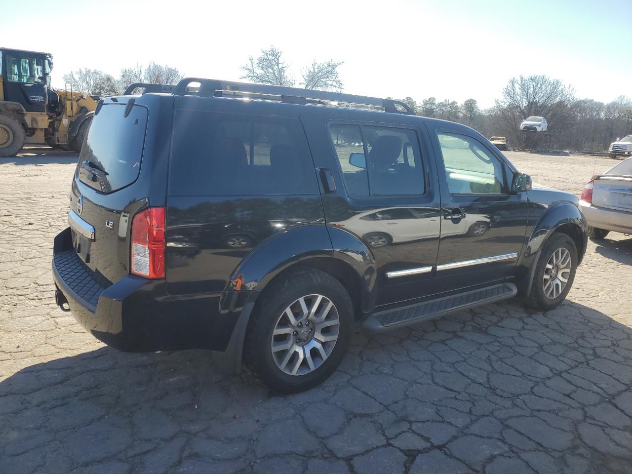 2012 Nissan Pathfinder - Image 3