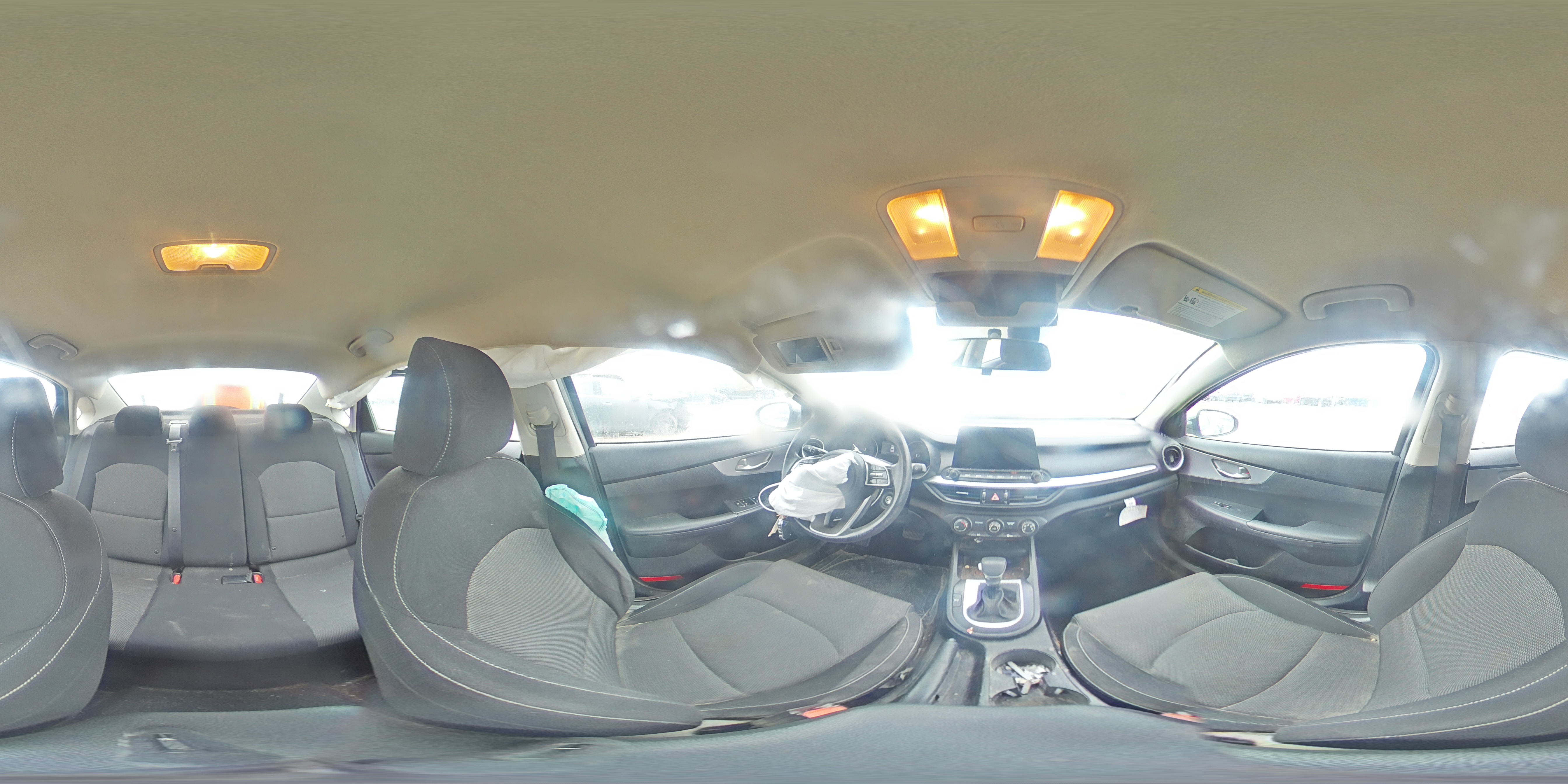 2022 Kia Forte - Image 12