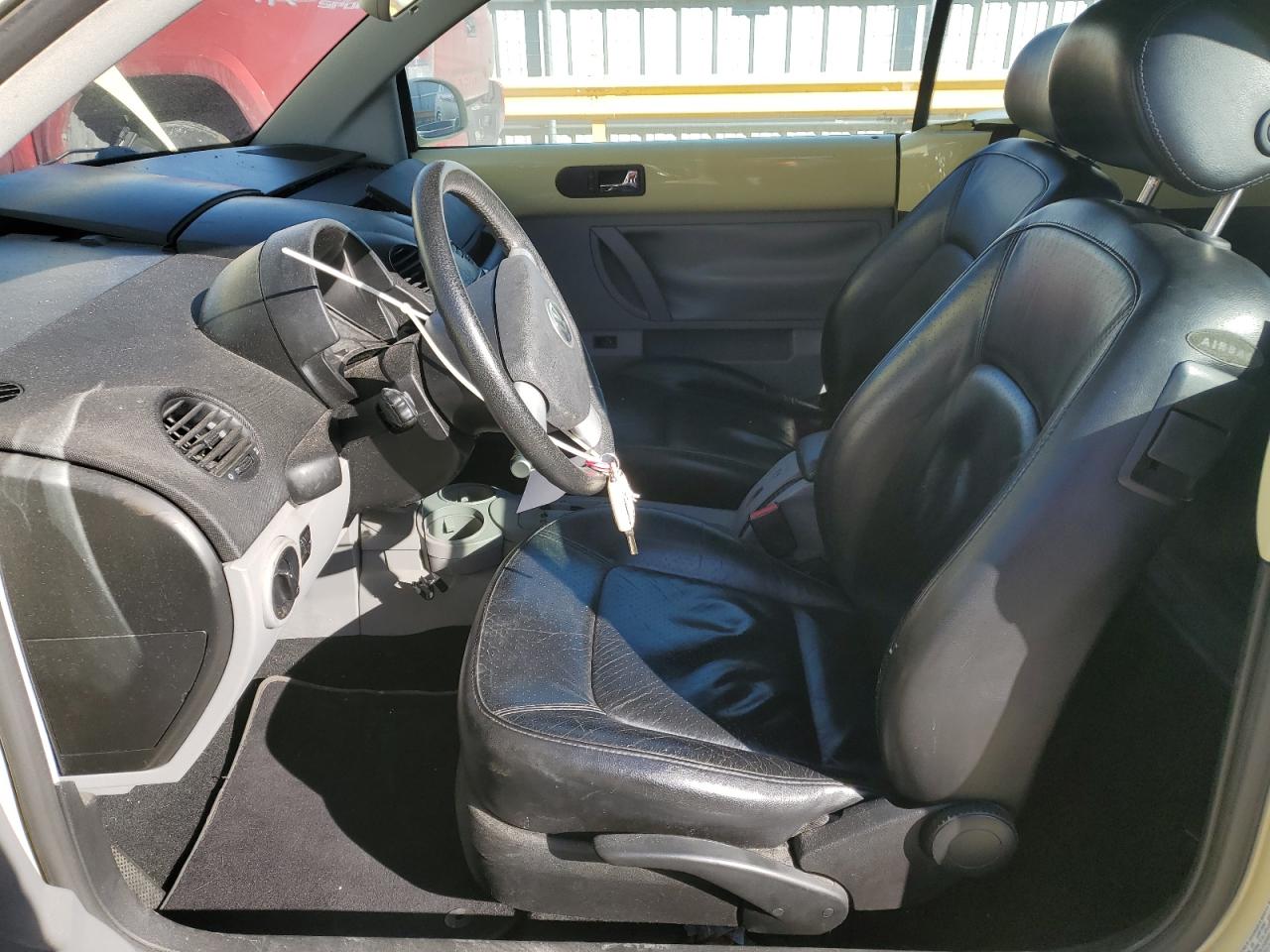 2003 Volkswagen Beetle - Image 7