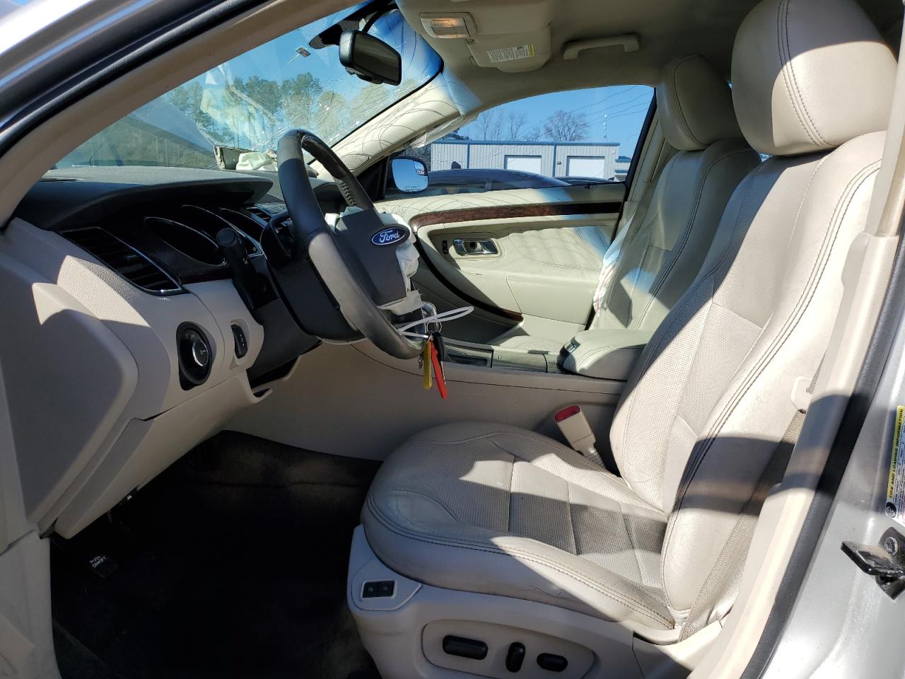 2012 Ford Taurus - Image 7