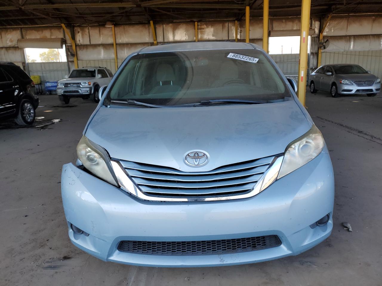 2015 Toyota Sienna - Image 5