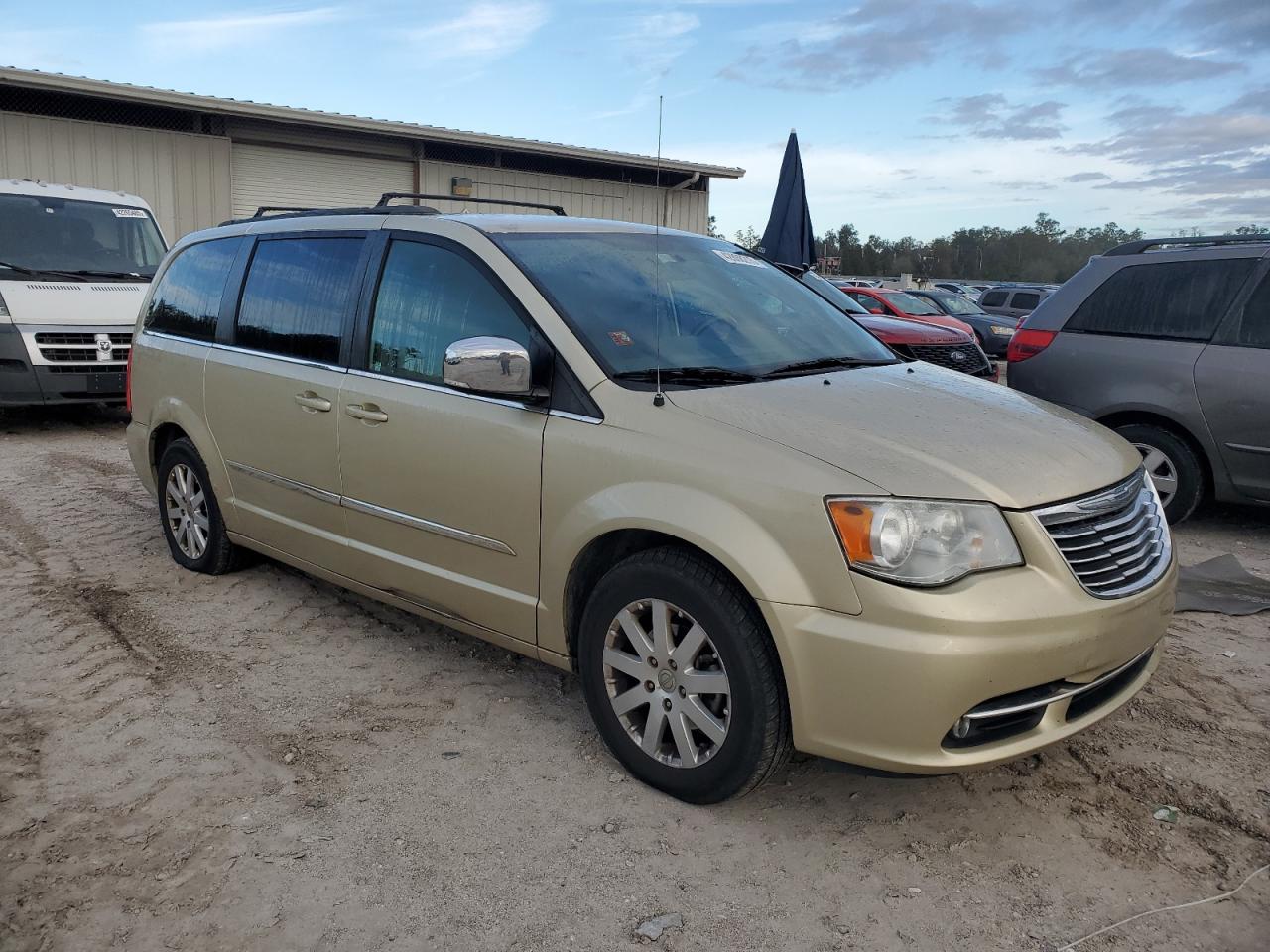 2011 Chrysler Town & Country - Image 4