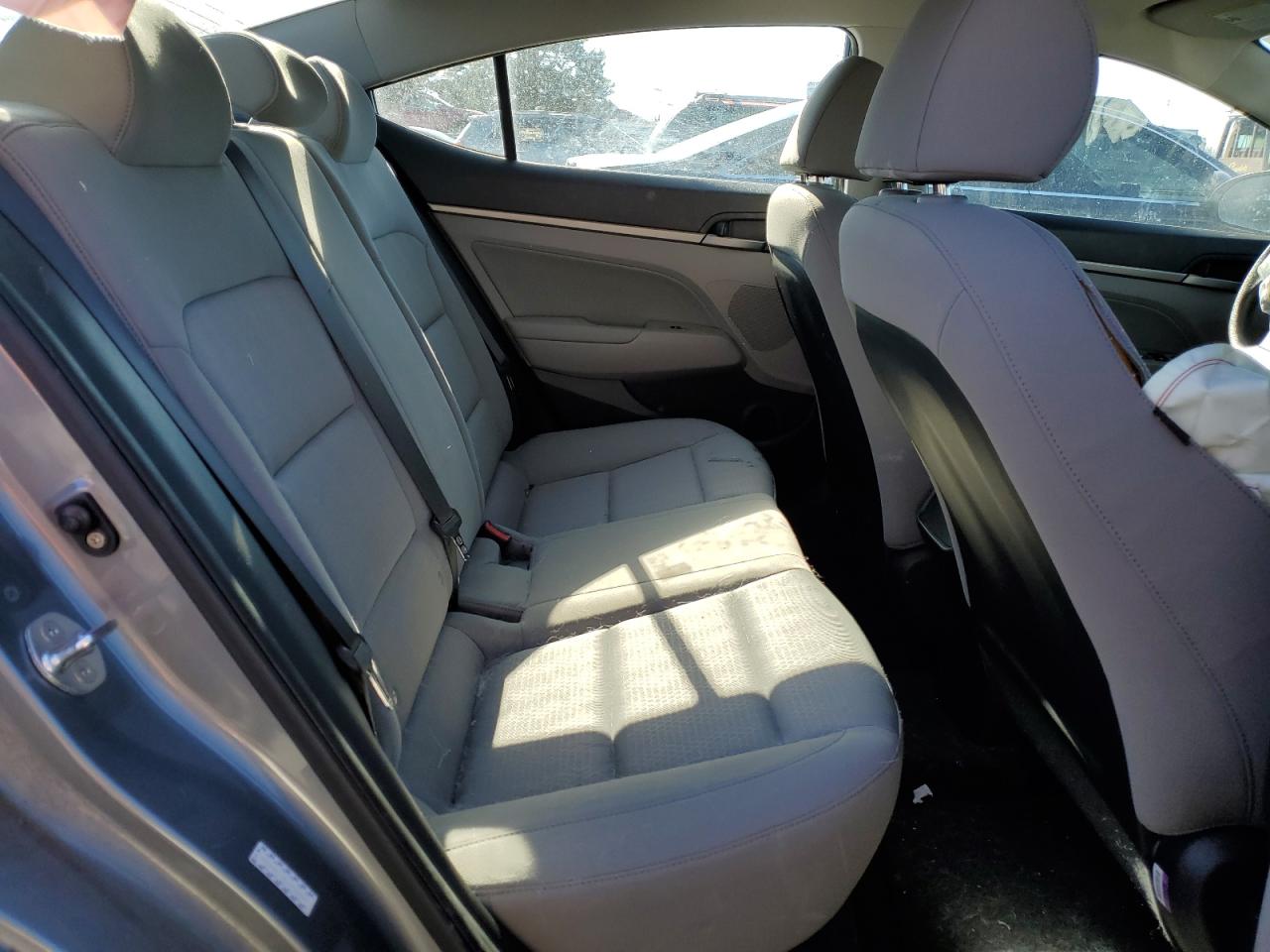 2018 Hyundai Elantra - Image 10