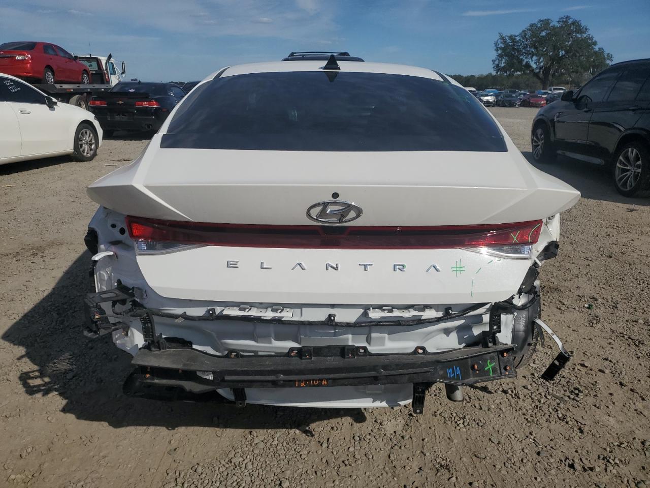 2023 Hyundai Elantra - Image 6