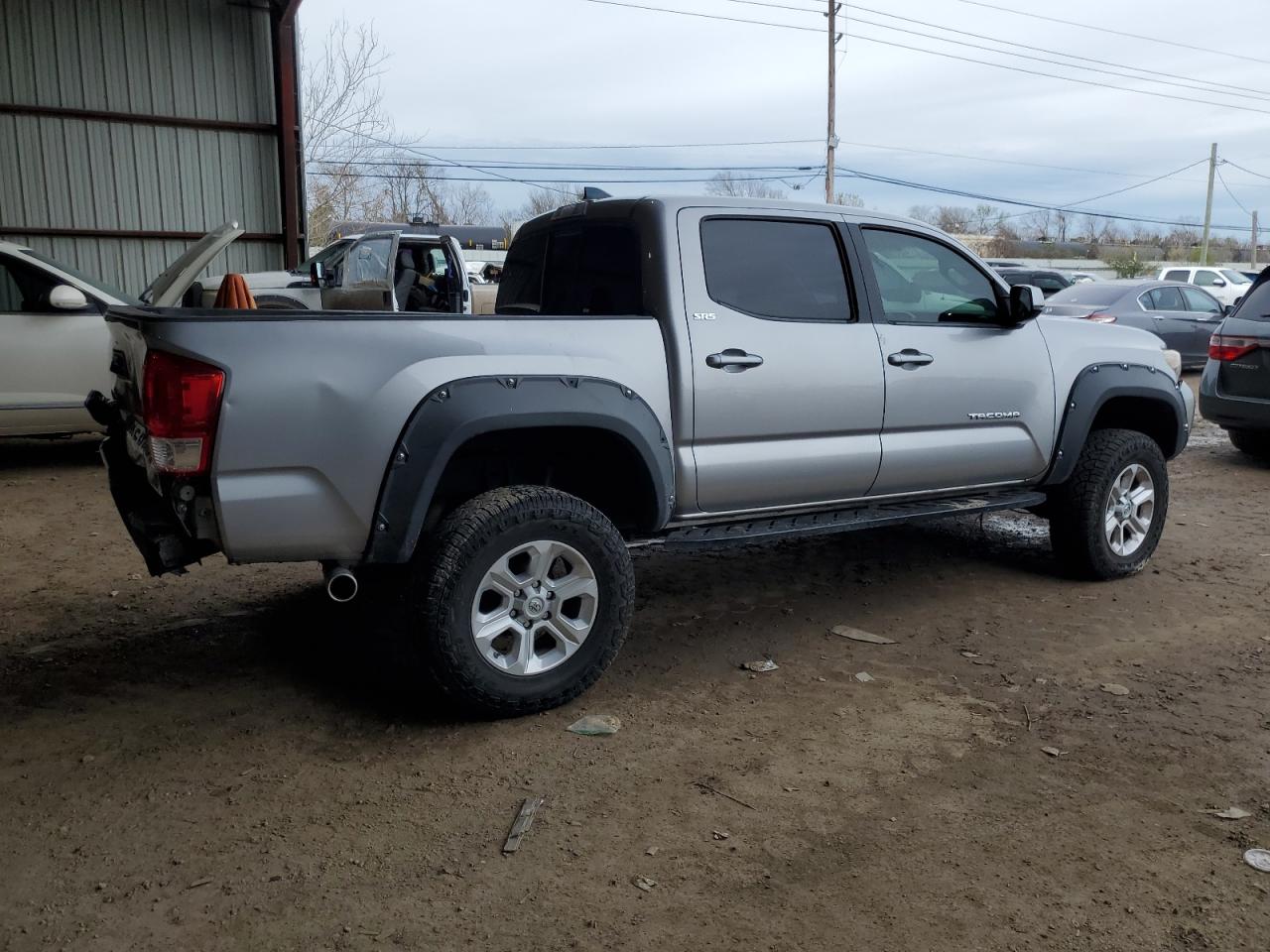 2016 Toyota Tacoma - Image 3