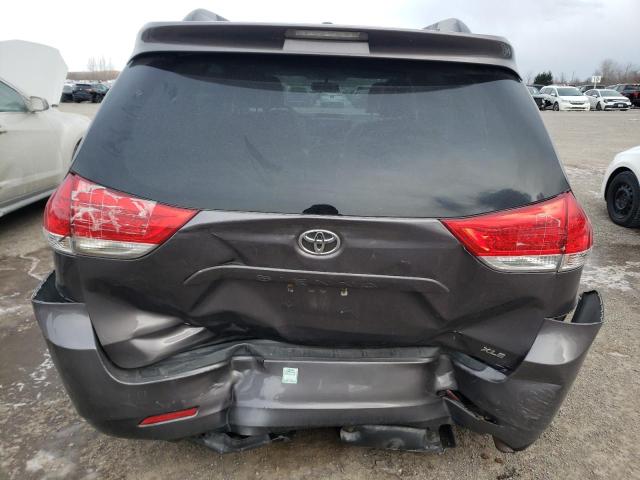 2013 TOYOTA SIENNA XLE