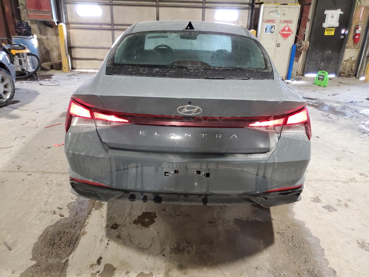 2022 Hyundai Elantra - Image 6