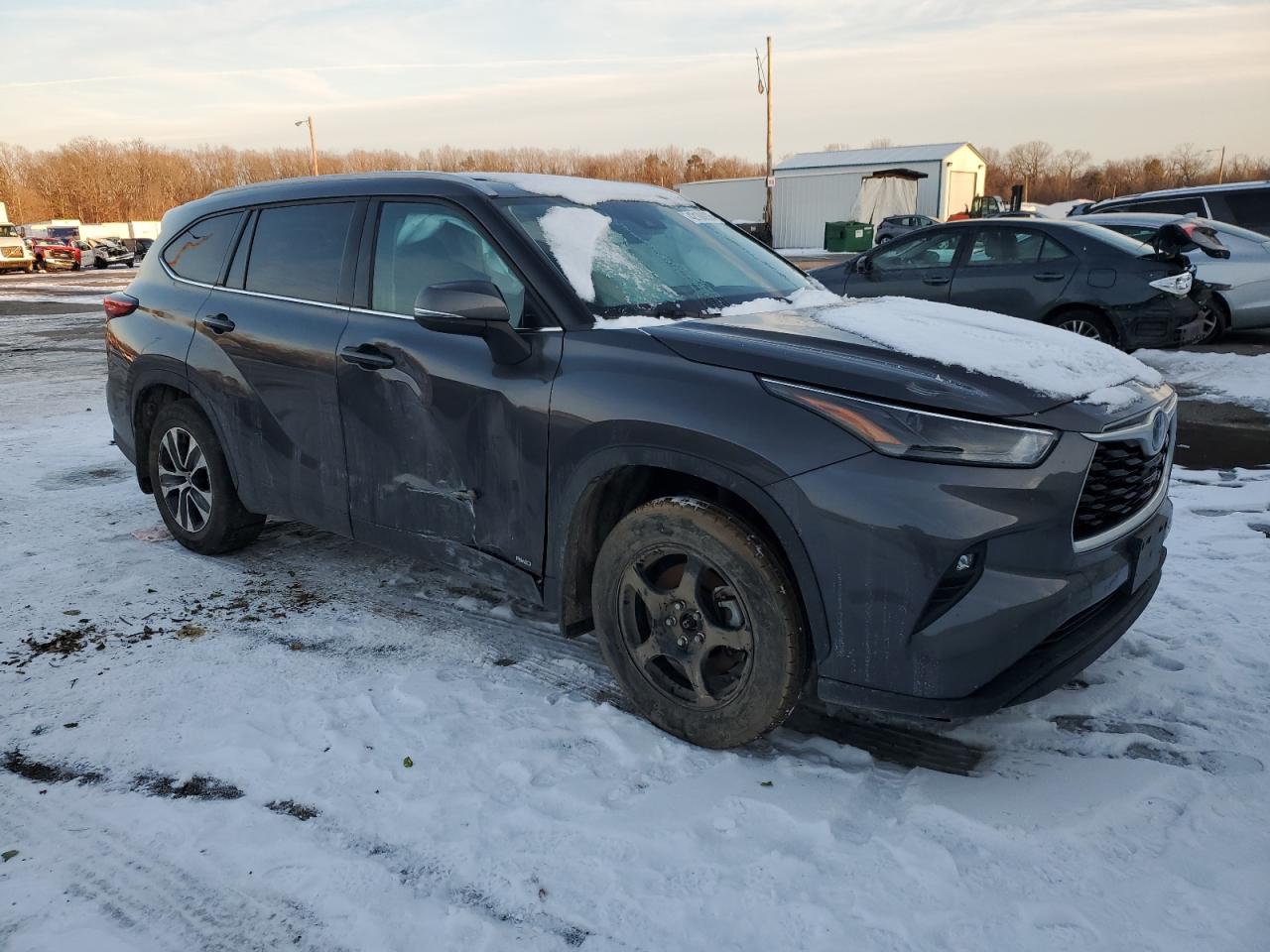 2022 Toyota Highlander - Image 4