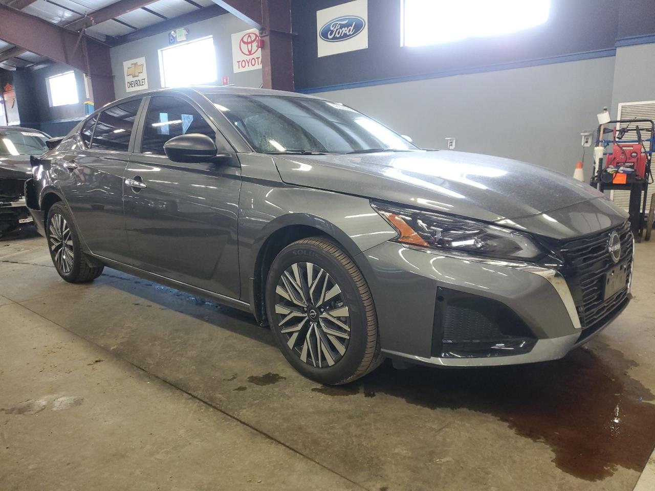 2024 Nissan Altima - Image 4
