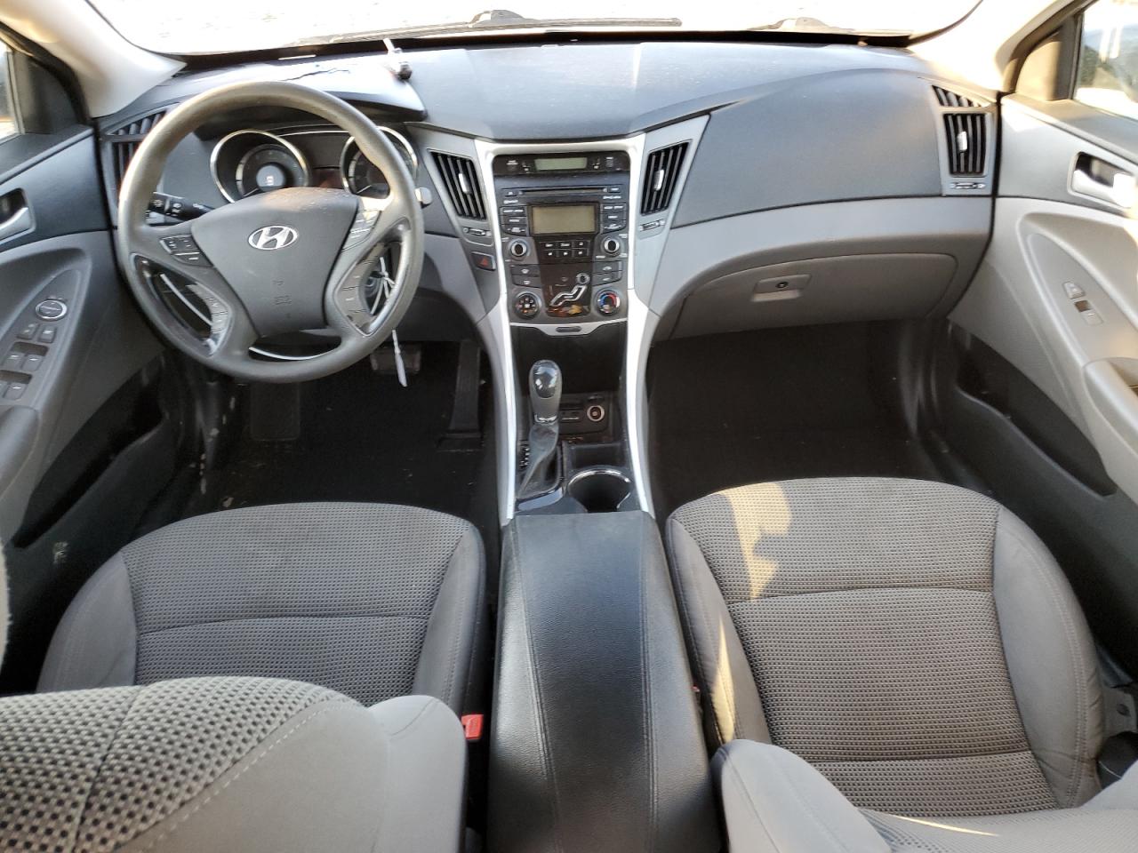 2012 Hyundai Sonata - Image 8